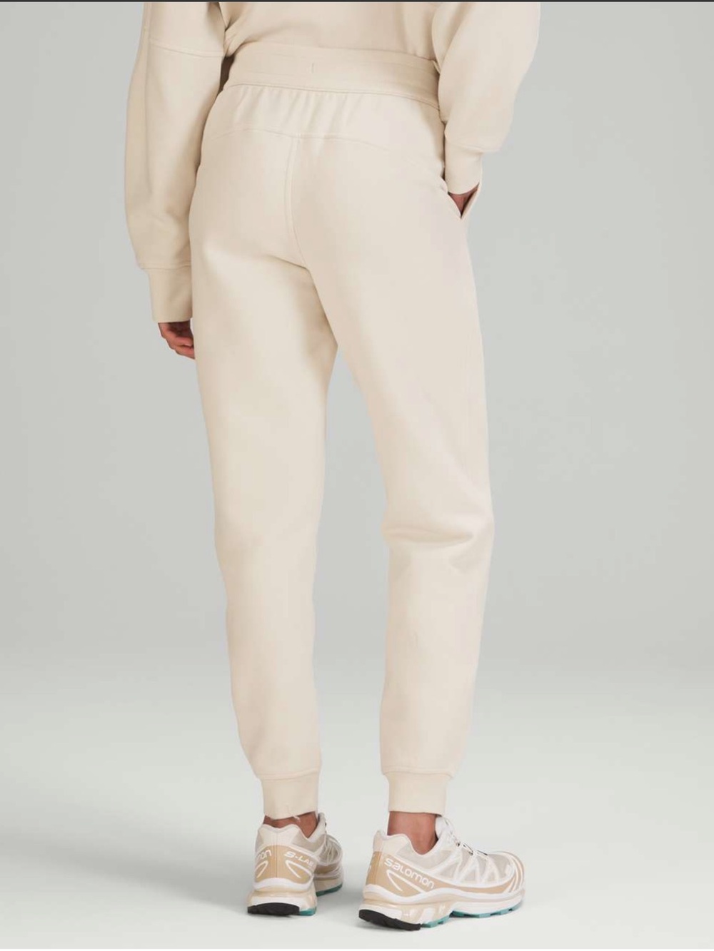 Lululemon Scuba High-Rise Jogger Fleece 28"
White Opal Size 10 Off White Sweats